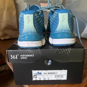 361 ladies size 10 running shoes only had them for four weeks.